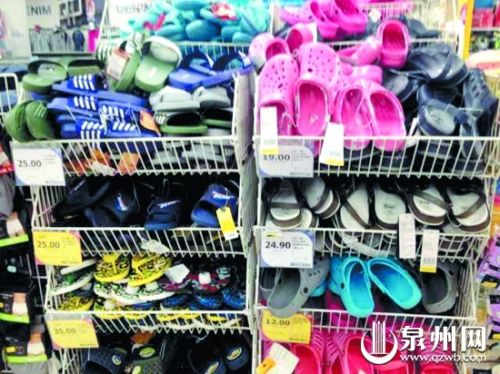 市面上销售的廉价洞洞鞋要谨慎选购