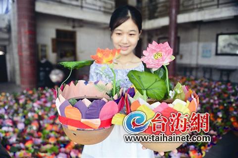 今晚9点，一起去看水灯