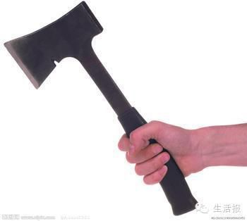 男子欲强奸亲生女被妻子砍死