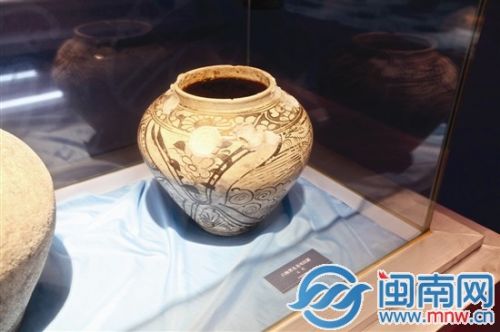 珍贵文物亮相