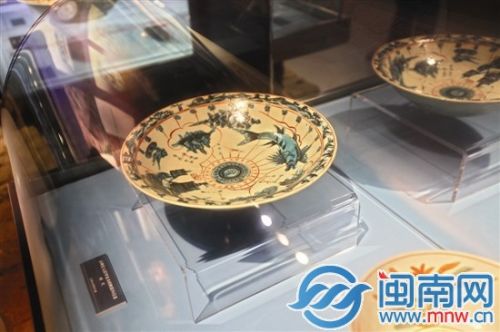 漳州窑五彩罗盘舟楫帆船鱼纹盘