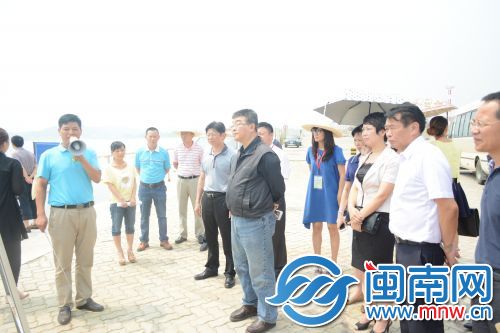 泉港区相关领导、邱毅、吕双辉等一行到肖厝港考察