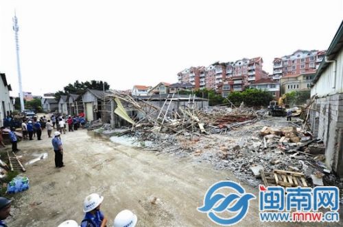 800平方米的违章建筑被拆除