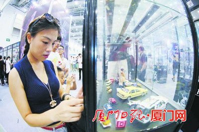 各种动漫产品引人注目