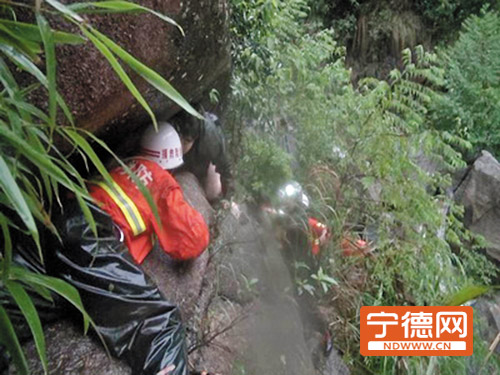 救援现场。吴钟德图