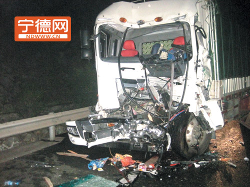 货车车头已损坏