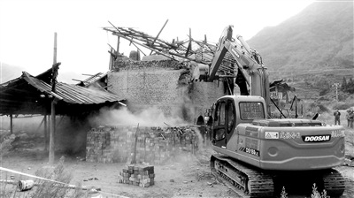 蕉城区霍童镇开展&ldquo;两违&rdquo;拆违整治联合行动