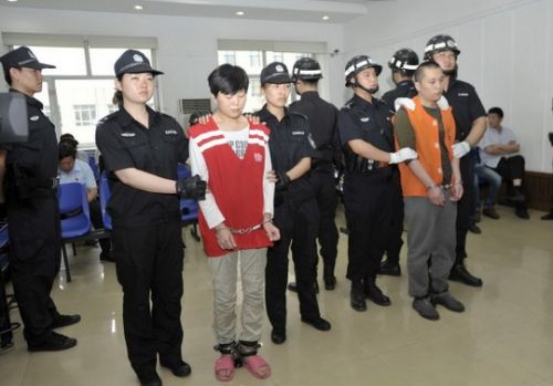 孕妇为夫猎艳杀人案一审夫死刑妻无期