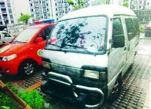 女大学生搭黑车 司机开玩笑要将其卖掉跳车摔成植物人