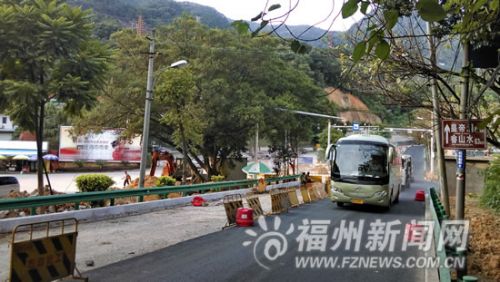 森林公园福飞北路改造已完成单向沥青铺设