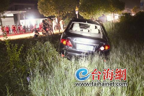 众人来抬车