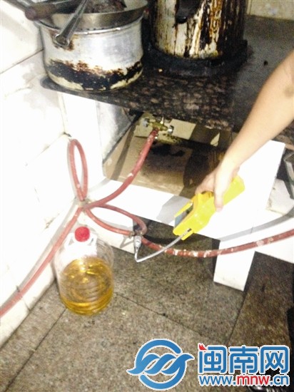 老东北菜馆，钢瓶胶管“三通”