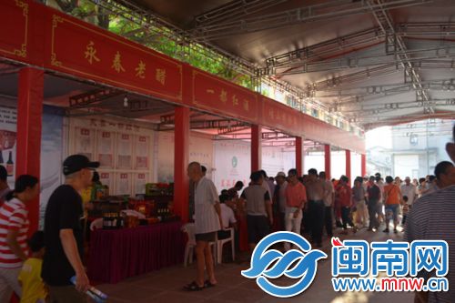 特色伴手礼展区吸引了不少市民。