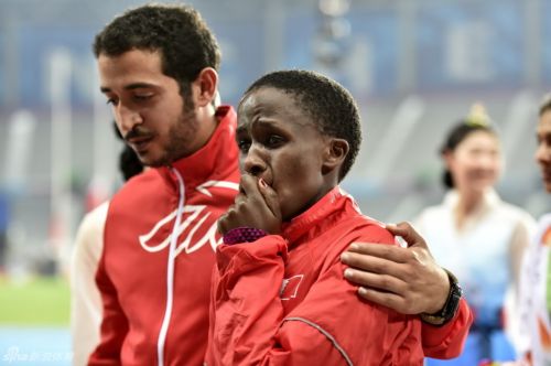 亚运-女子3000米障碍赛冠军犯规 李珍珠银牌递