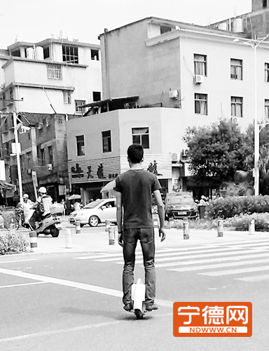 电动独轮车频现宁德街头 交警提醒：不属交通工具不能上路