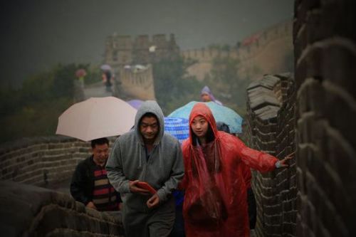 华北华南今日迎大范围降雨 中东部降温4至6度