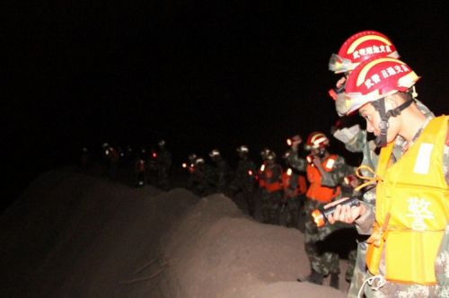 云南鲁甸地震灾区红石岩堰塞湖应急泄流洞发生一起涌水险情