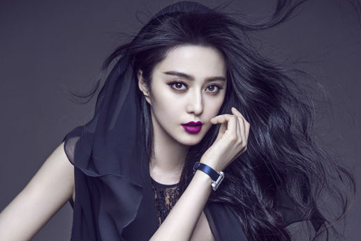 范冰冰台湾《美丽嘉人》“银十”封面大片刚柔并济蕾丝娇媚