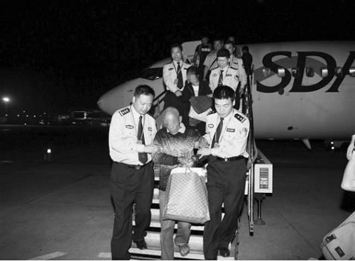 跨国拐卖妇女团伙诱骗越南无知少女 卖到河南农村当媳妇