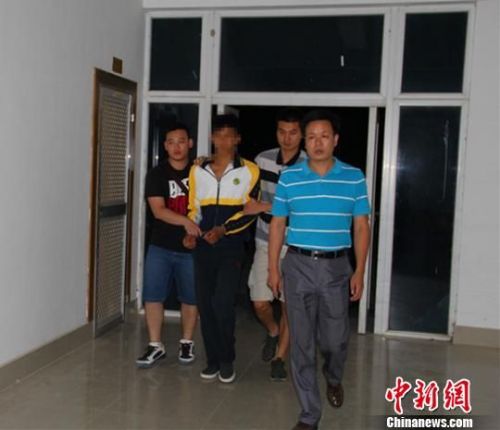 警方逮捕犯罪嫌疑人涂某民。 诏安警方供图 摄