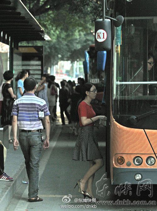 榕28辆K1公交车后视镜贴线路