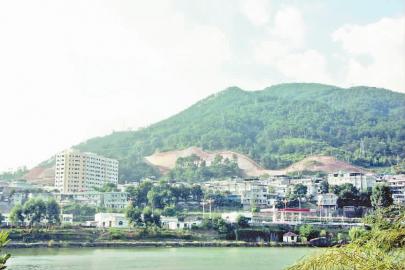正在建设中的“205国道三明过境段”从北山新村后山穿过。