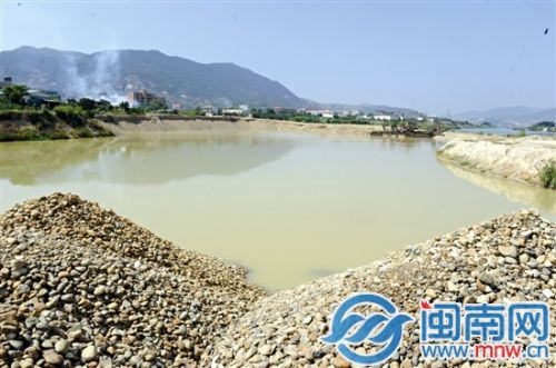 频被挖砂，昔日绿洲般的贵峰段河滩面目全非