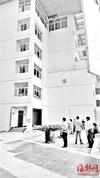 坠楼的学生课间从8楼掉在3楼平台