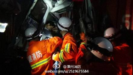 漳州诏安小货车追尾大货车3