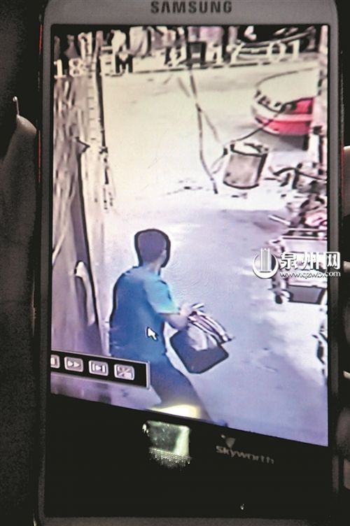 嫌疑人偷包时被视频拍下