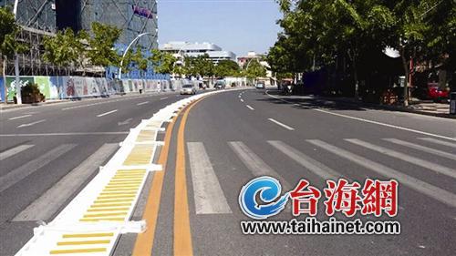 ▲这几条道路的隔离栏已全部安装