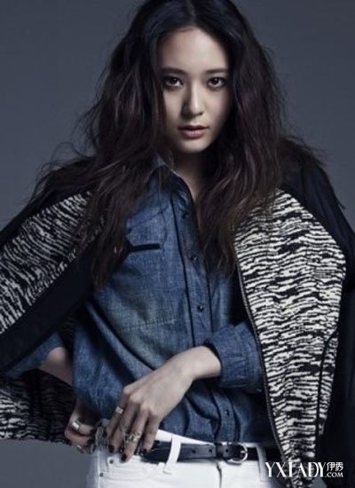 f(x)郑秀晶Krystal演唱会晕倒 吓坏队员与粉丝(图