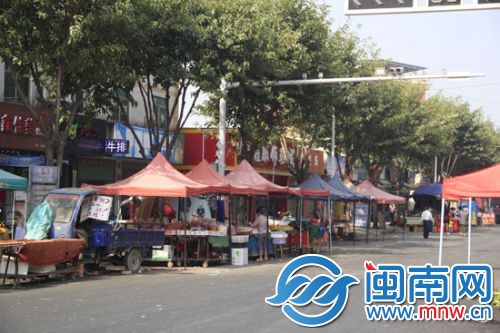 流动摊点占道经营