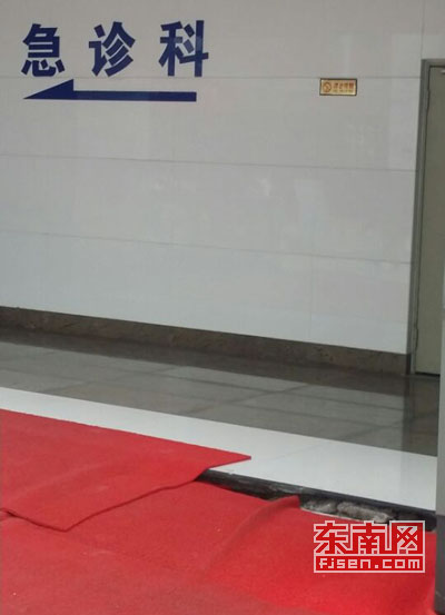 急诊科通道外裸露的断层