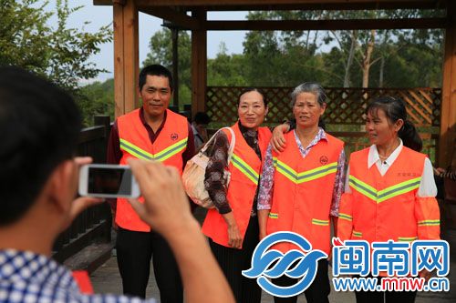 难得清闲逛公园，当然要拍照留念