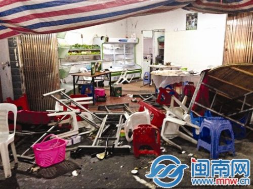 冲突过后的现场，一片狼藉