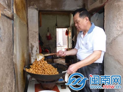 郭阿旭正做“咸新娘仔”