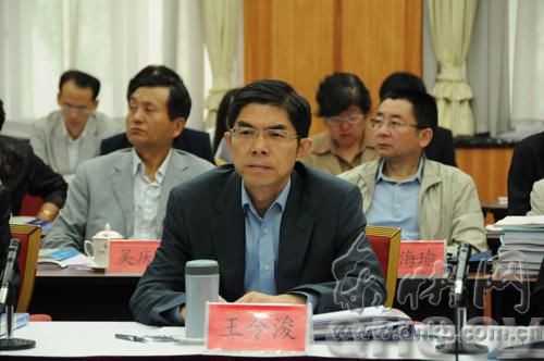 青海省委常委、组织部部长王令浚