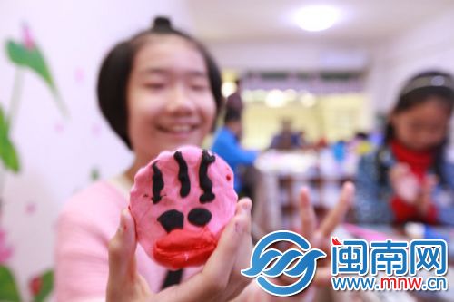 粘个抽象的艺术品