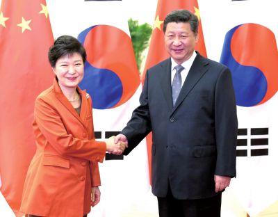 昨天，习近平在人民大会堂会见朴槿惠