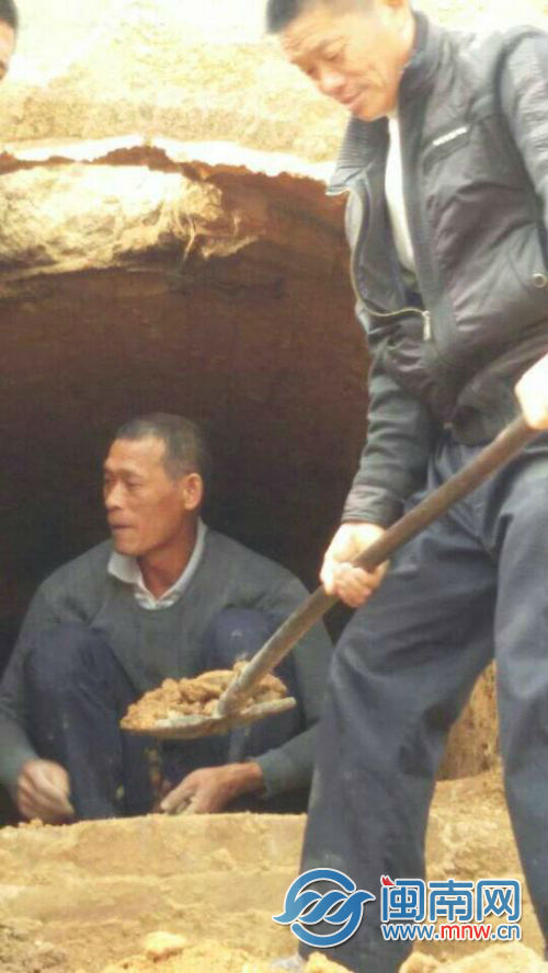 明代夫妻墓挖掘现场