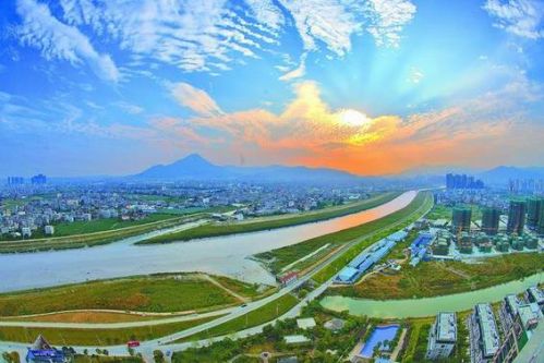 木兰溪防洪工程的建设，不仅提升了防洪能力，还促使木兰溪两岸成为城市开发建设的一方宝地。图为木兰溪玉湖片区段，万科新城崛起。