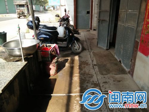 装了自来水管，可村民还在喝井水