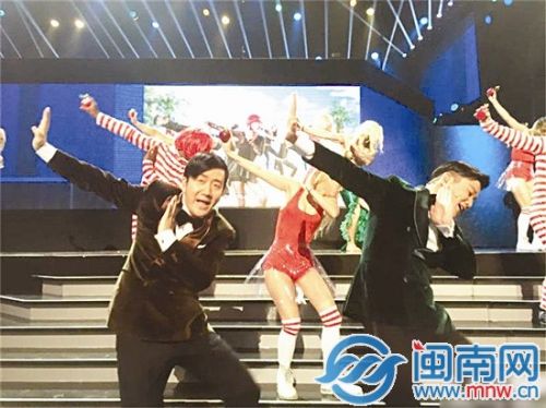 筷子兄弟张杰在广告时段登台 《小苹果》在角