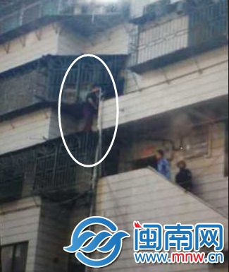 现场市民拍到的照片