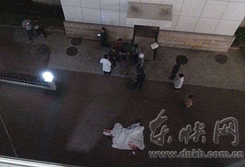 坠亡现场