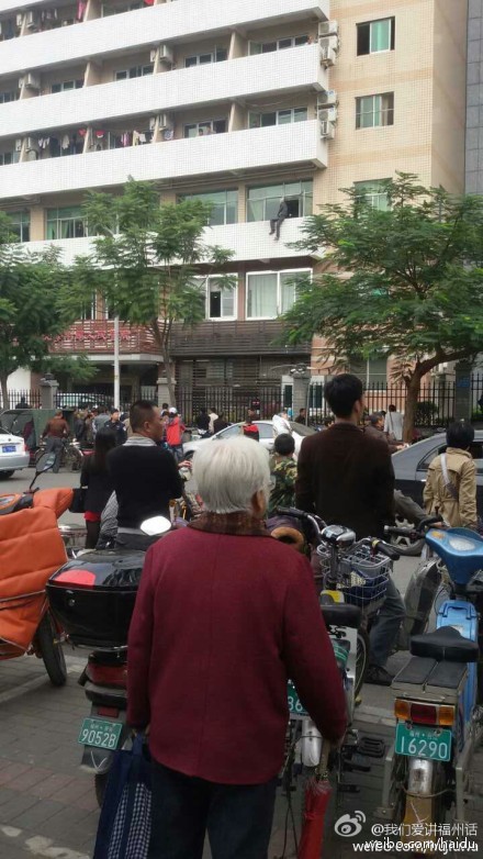 省人民医院有人跳楼~