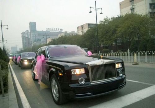 唐山最牛婚礼新郎父亲疑澳门开赌场 新娘父亲系村主任