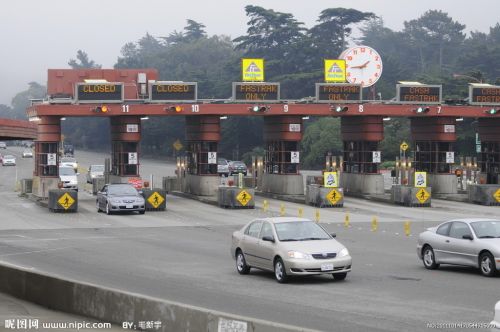 高速公路“统贷统还”收费模式引争议 当谁使用谁收费