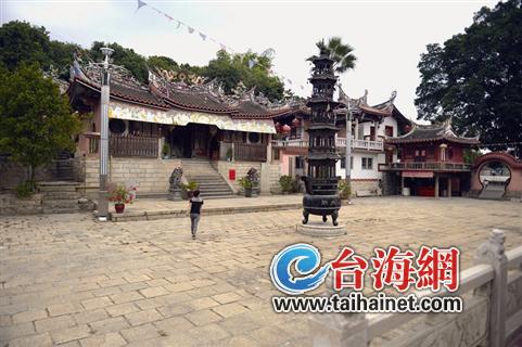 ◆山下圣庙，香火很旺